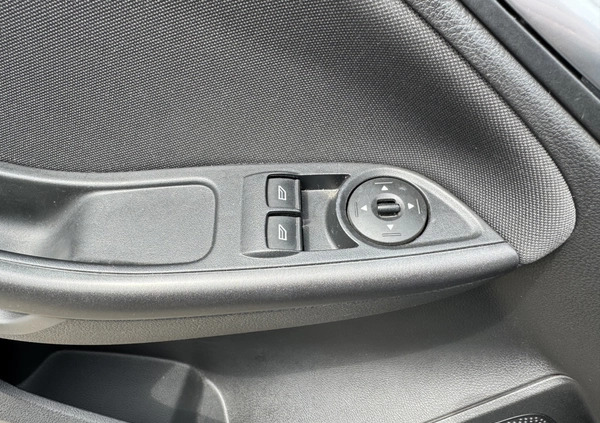Ford Focus cena 41900 przebieg: 45007, rok produkcji 2018 z Kraków małe 781